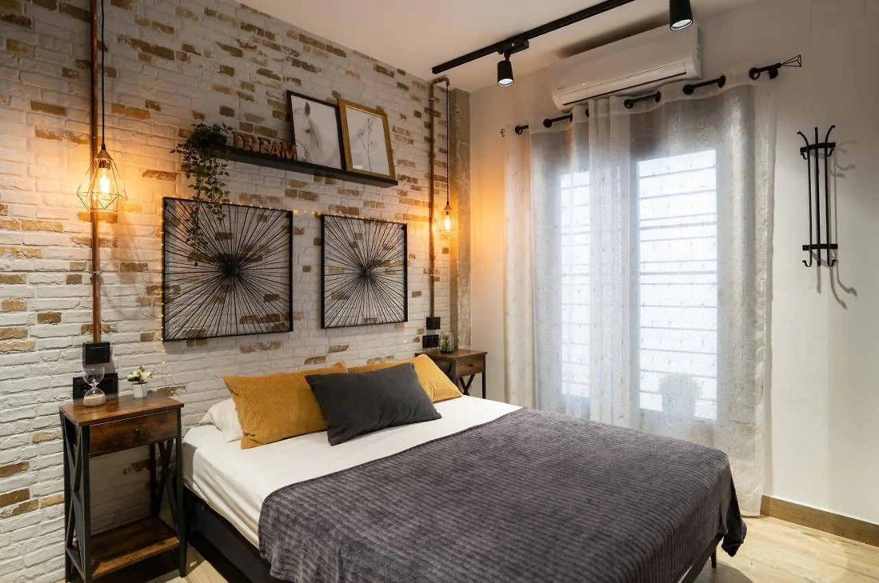Carihuela Playa. Plaza Del Remo. Exclusivo Apartamento Al Lado Del Mar. Torremolinos Daire