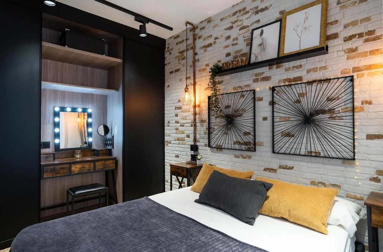 Carihuela Playa. Plaza Del Remo. Exclusivo Apartamento Al Lado Del Mar. Torremolinos
